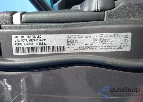 2023 Jeep Grand Cherokee 4Xe из США, поврежденный, VIN 1C4RJYB69PC582211